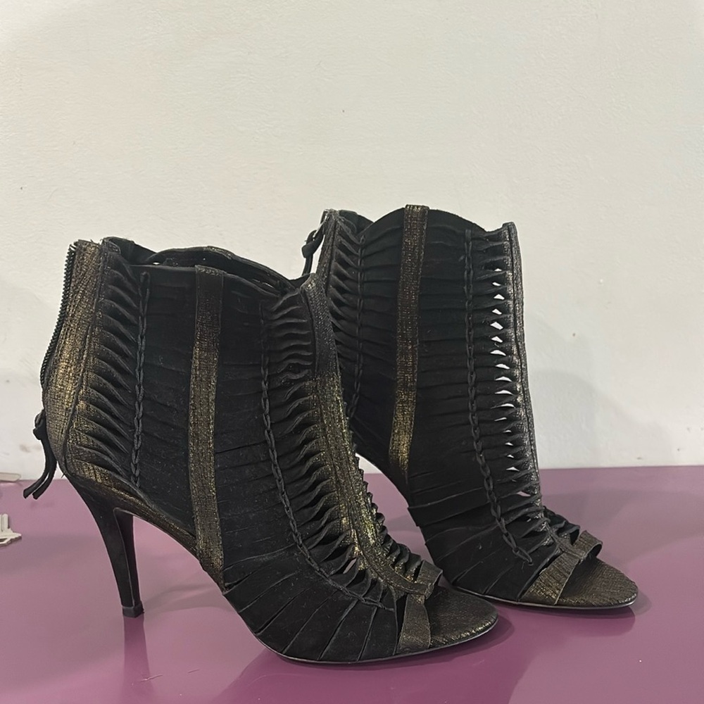 Elegant Elie Tahari Black and Gold Women's Heeled Ankle Boots